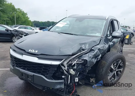 2023 Kia Sportage Hybrid Ex z USA, uszkodzony, nr VIN KNDPVCAG1P7110909